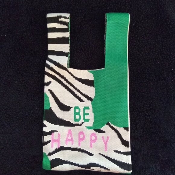 Medium sized wristlet bag - Picture 1 of 4